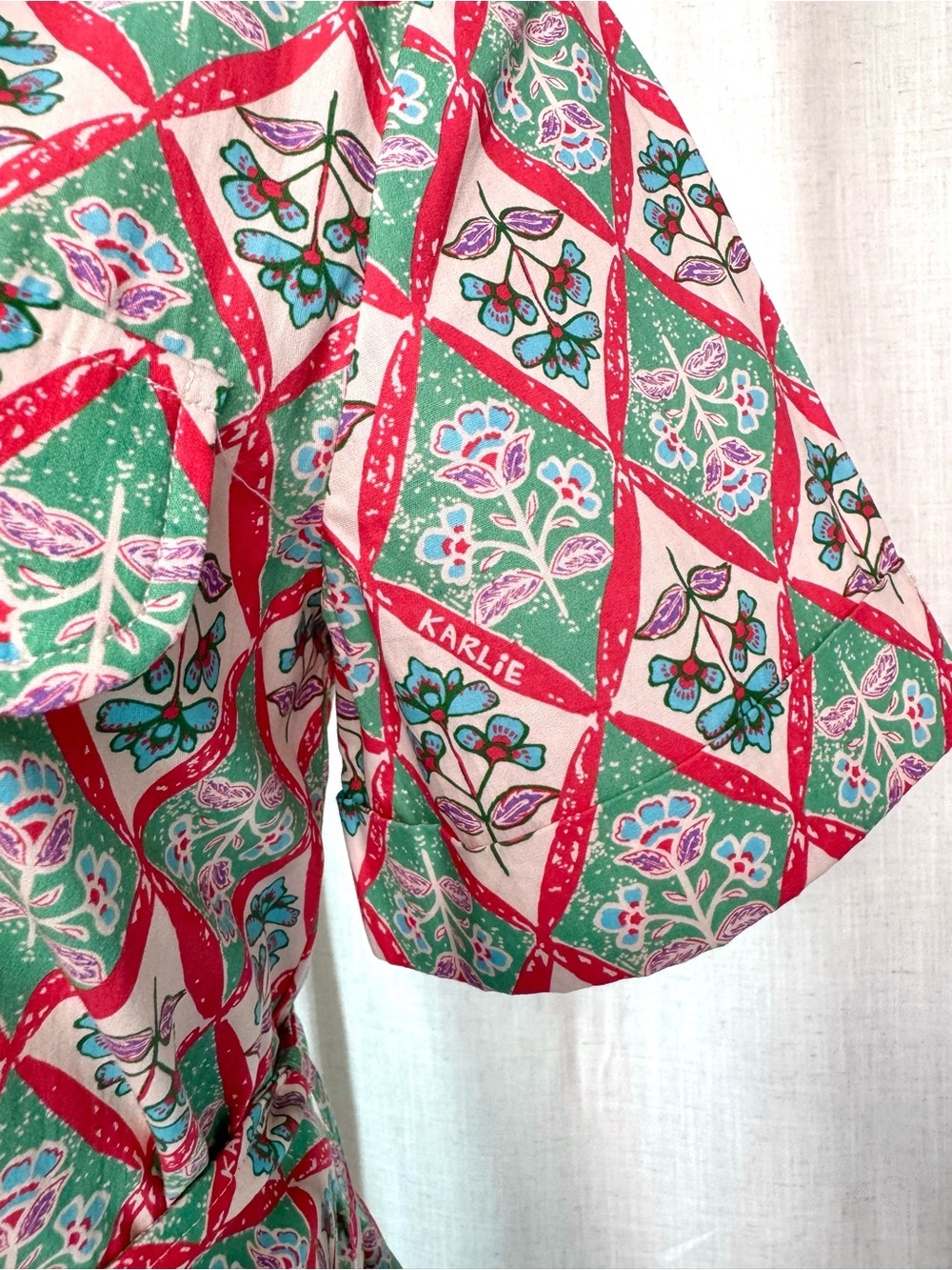 Karlie Naomi Paris Floral Shirt Dress w Belt Green Print Size Small NWT - Picture 8 of 15